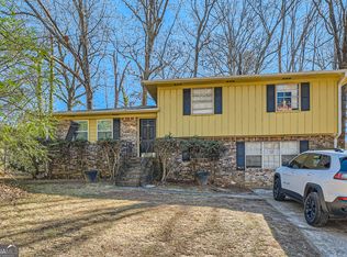 262 Leafwood Ln, Riverdale, GA