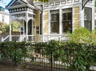 737 Vancouver St, Victoria, BC V8V 3V4