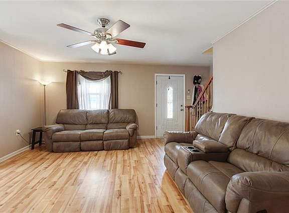 3rd image of 2202 N Von Braun Ct
