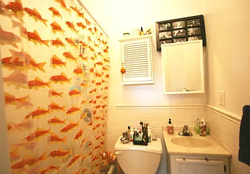 Rented by R New York