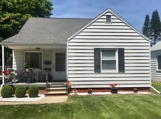 1302 Goodrich St, Lansing, MI 48910