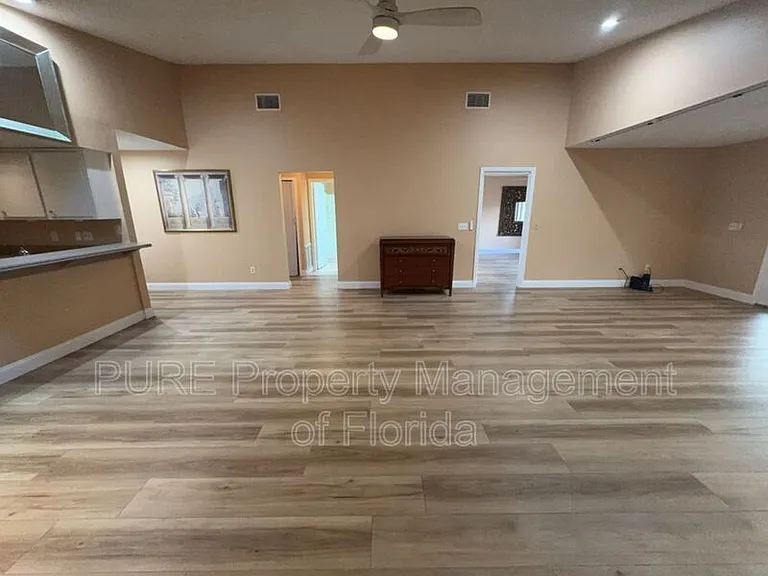 5032 SE 107th Pl — Photo 4