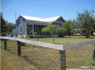 1212 Magnolia St, Jourdanton, TX 78026