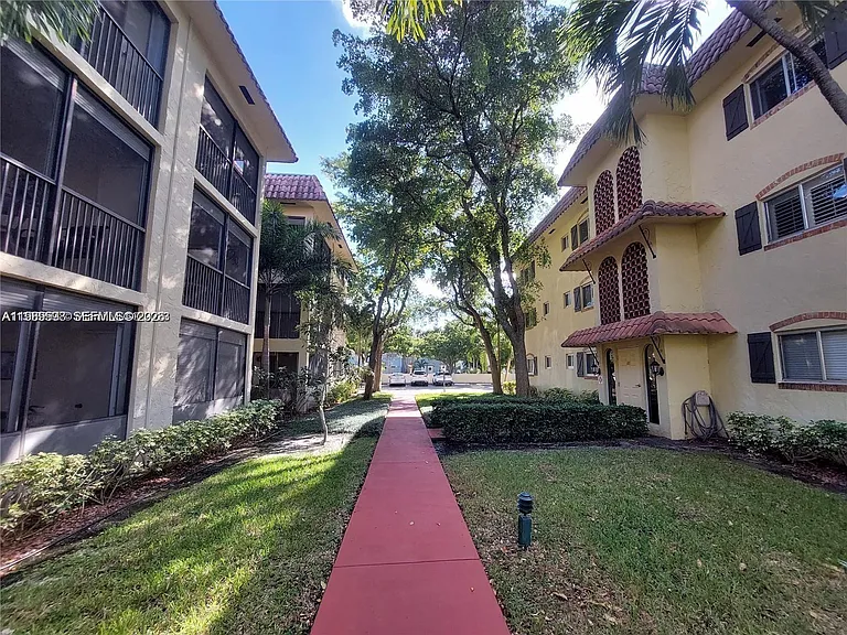 253 S Cypress Rd #214 — Photo 16