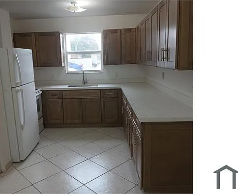 181 NW 47th Ave #10 — Photo 6