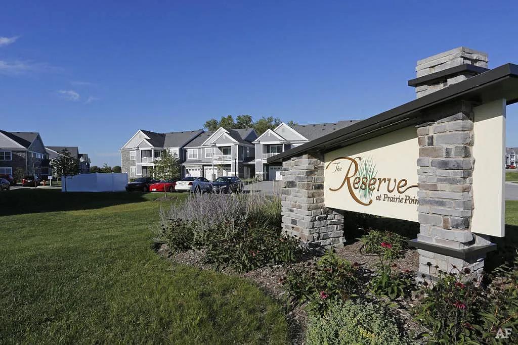 Prairie Point Apartments — Photo 2