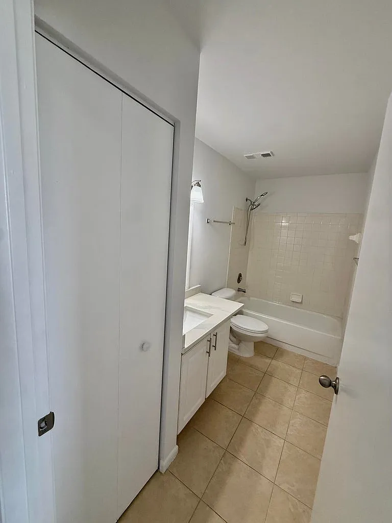 3 bed, 1423 sqft, $3,000 — Photo 1