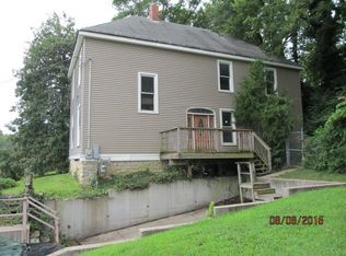 706 East St, Parkville, MO 64152