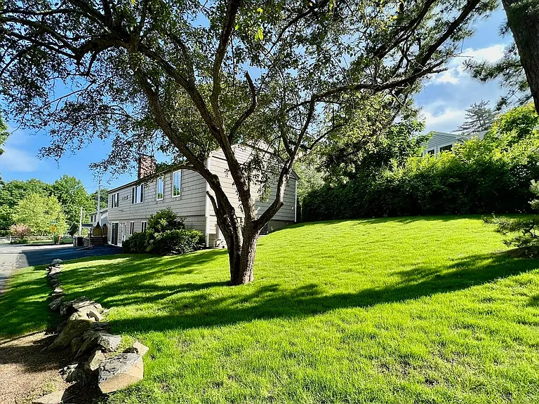 8 Birch Cir — Photo 7