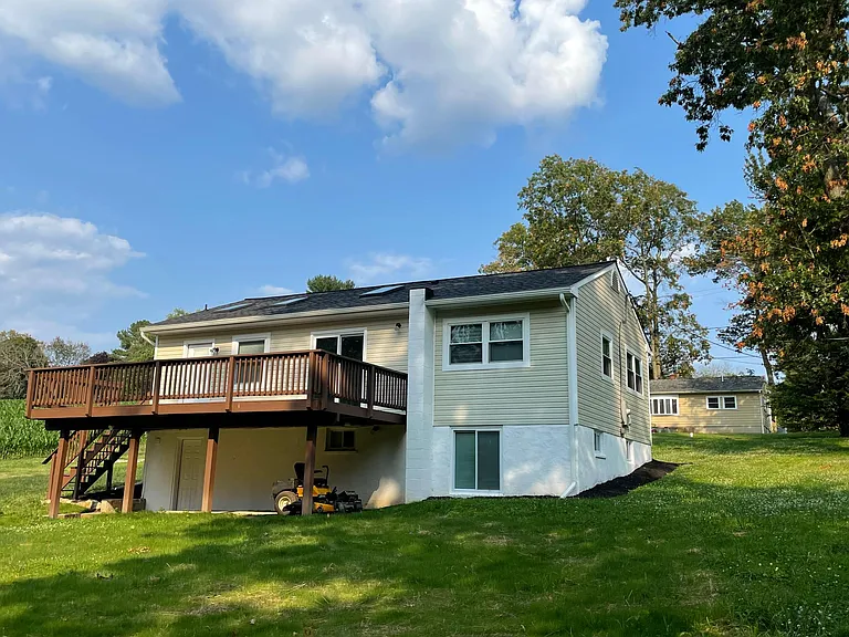 7516 Dogwood Rd — Photo 4