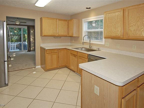 4th image of 1408 Ledgewood Ln