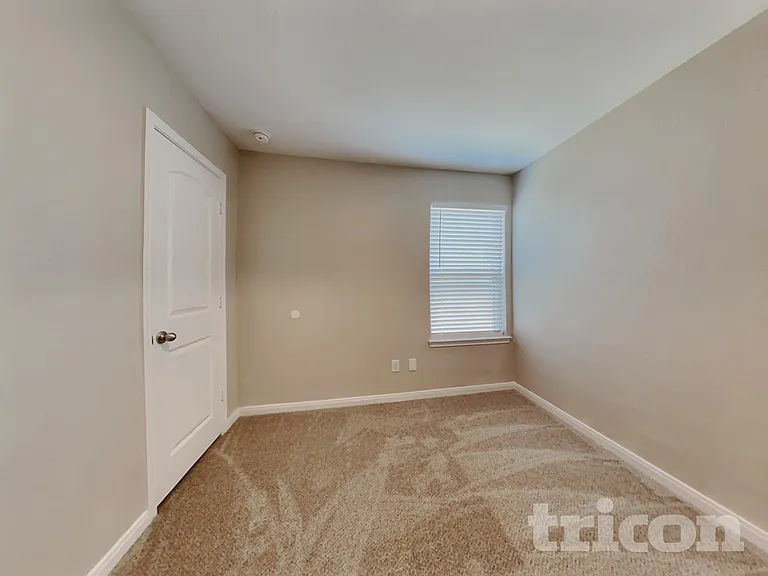 7715 Vacek Meadows Loop — Photo 10