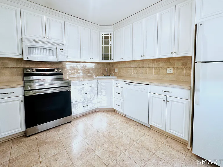 153 Penn Cmn #153 — Photo 3