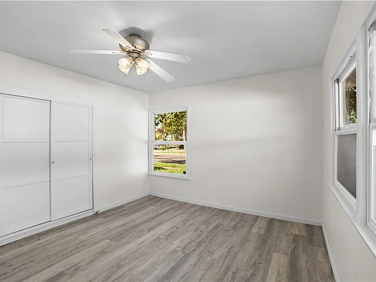 7400 Cozycroft Ave — Photo 10