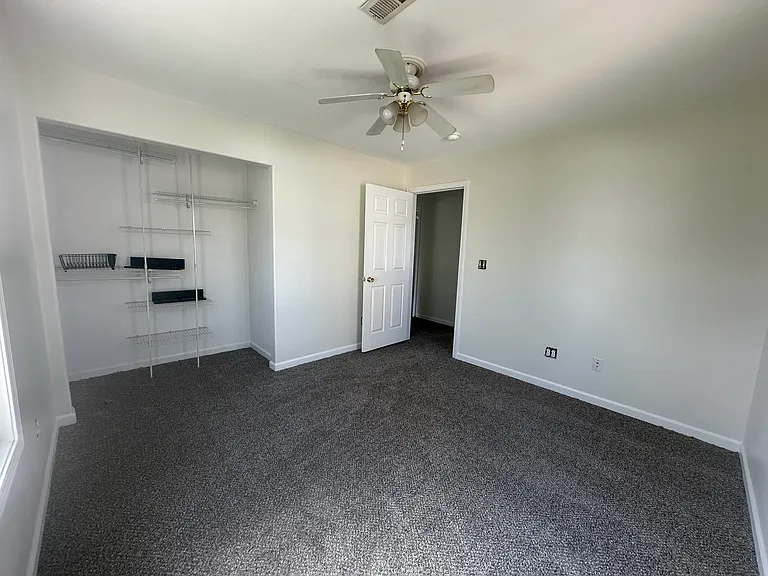 2739 Bleeker St — Photo 18