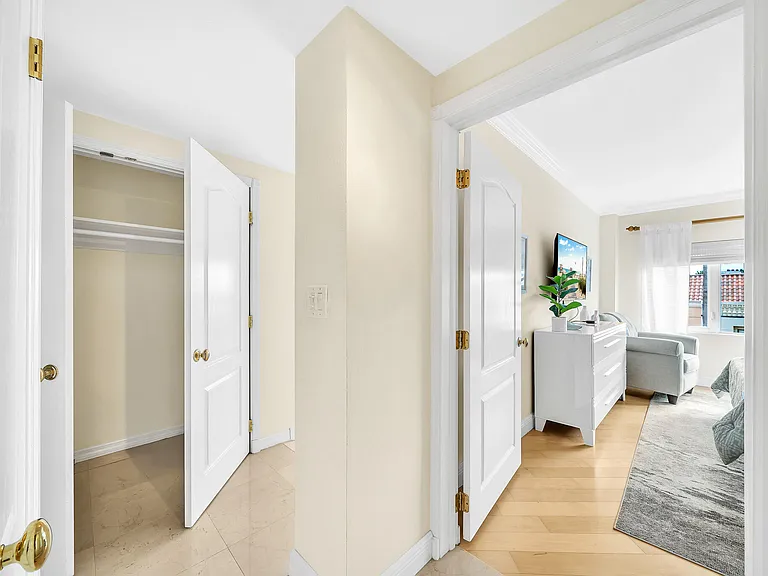 250 N Bradley Pl #402 — Photo 35
