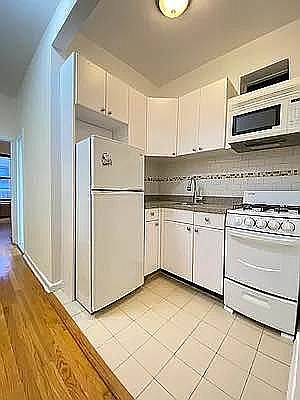 2nd image of 438 E 89th St APT 4C