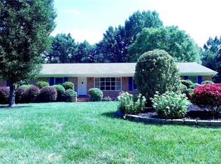 8812 Crestwood Dr, Mount Pleasant, NC 28124