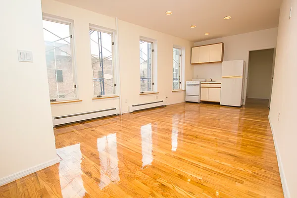 Rented by Jonis Realty | media 15