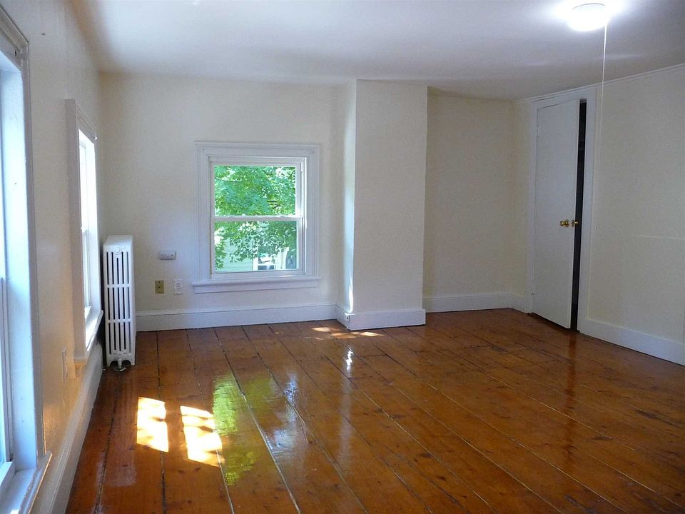 2nd image of 123 E Market St APT 5