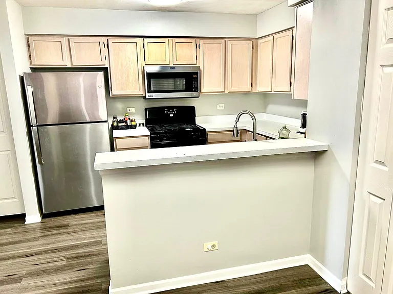 1325 Orleans Dr — Photo 4