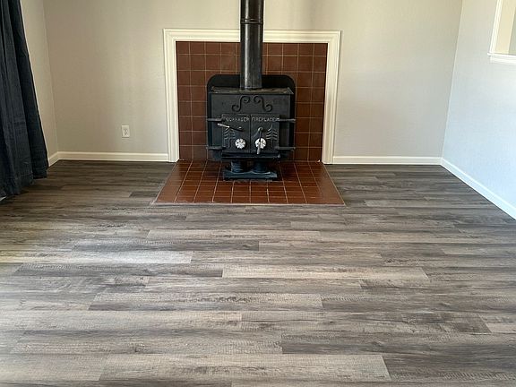 3rd image of 313 Steven Dr