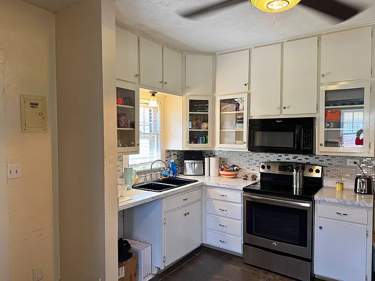 1411 Garfield St — Photo 5