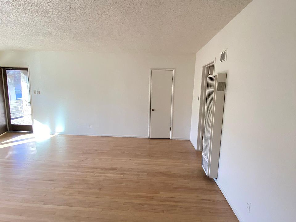 2nd image of 1033 S Bedford St #5