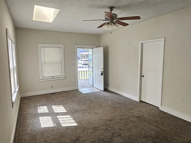 532 N Estelle Ave — Photo 3