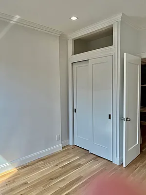 Rented by Bank Neary | media 82