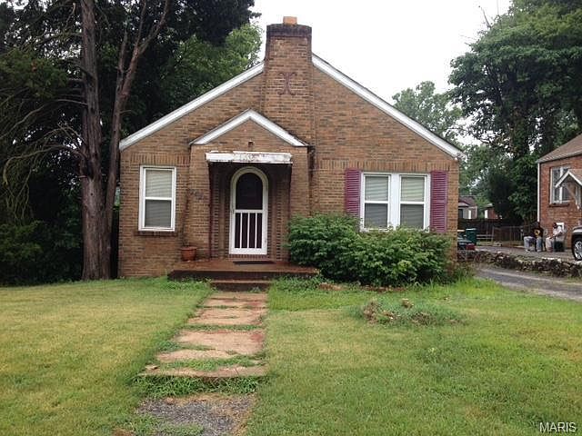 1st image of 2422 Akins Dr
