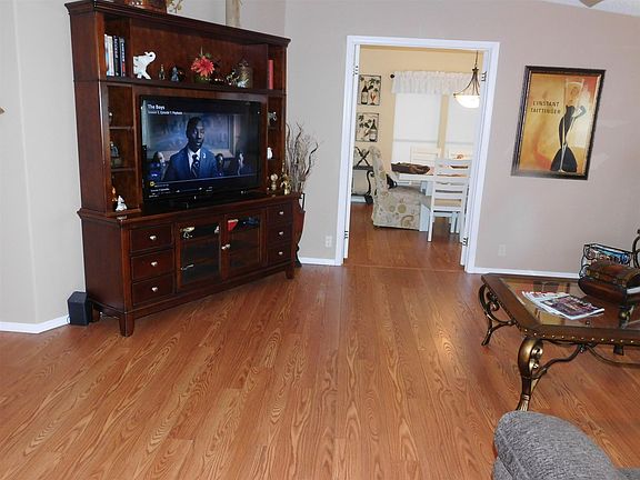 4th image of 7830 Meadowlark Ln