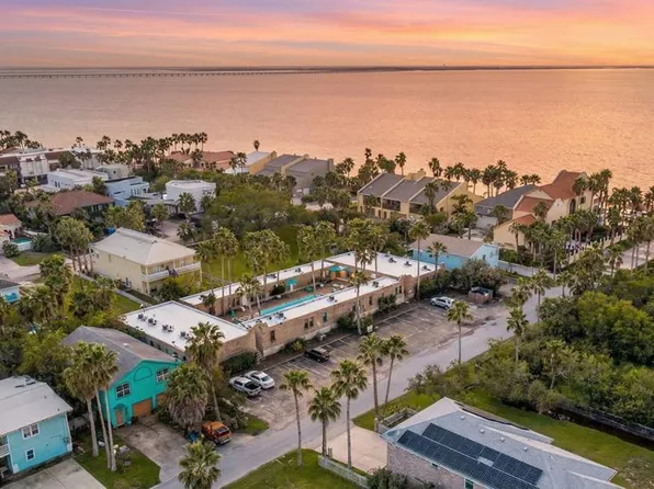 211 W Bahama St #104, South Padre Island, TX 78597