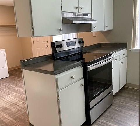5th image of 405 102nd Ave SE APT I