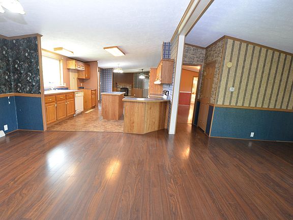 4th image of 130 Manns Rd
