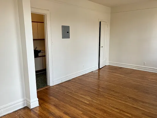 Rented by Melissa Conanan, LREB | media 4