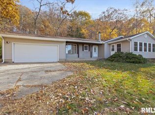 678 Banta Rd, Lowpoint, IL 61545