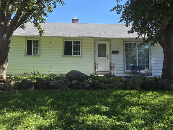 418 Whittier Ln, Mundelein, IL 60060