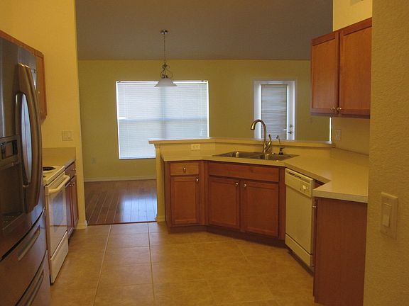 5th image of 3811 Oasis Blvd