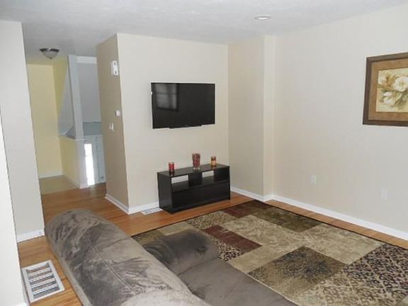 3rd image of 237 Heritage Dr