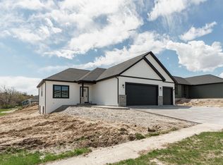 206 Edgewater Ct, Theresa, WI 53091