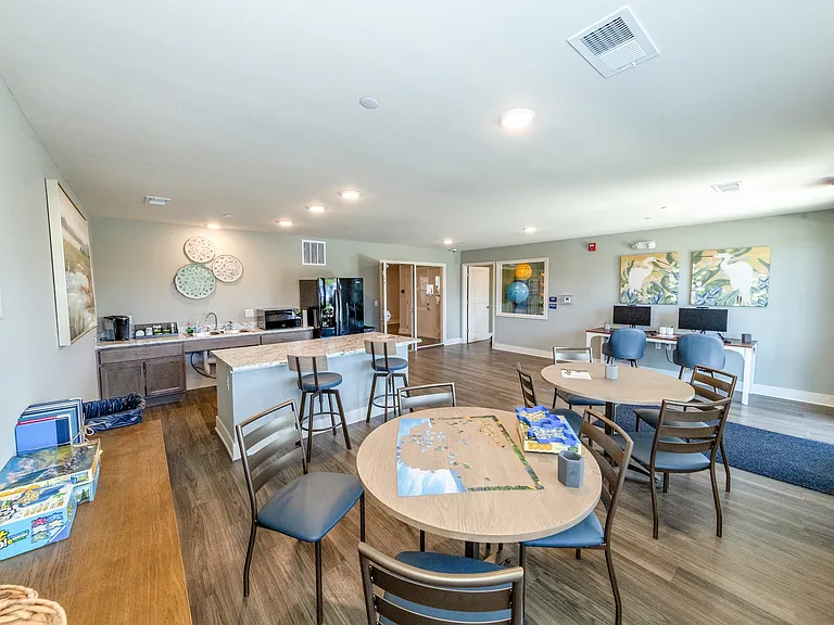 The Caravel Apartments — Photo 26