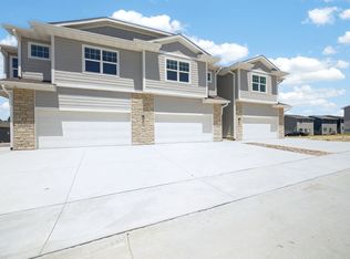5426 153rd St, Urbandale, IA 50323