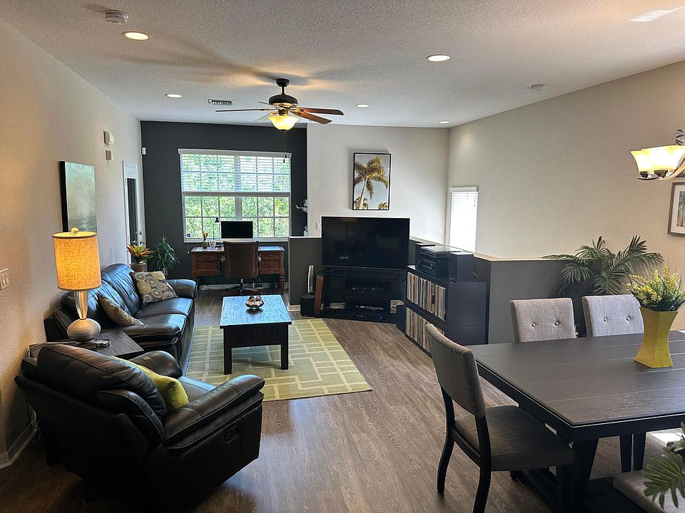 1st image of 1571 SE Wilshire Place #204