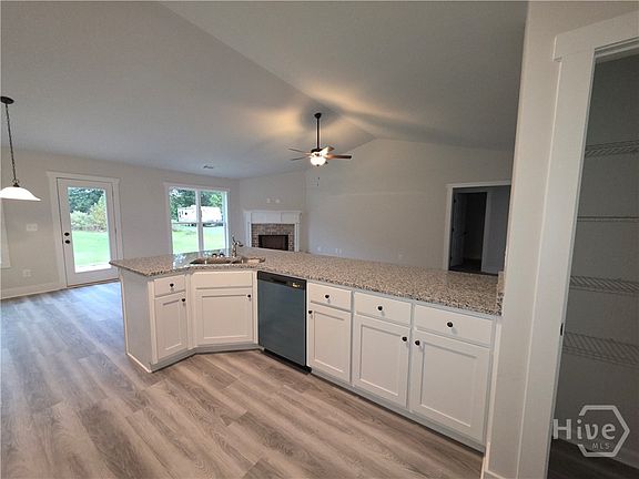 5th image of 227 Dove Field Drive #84