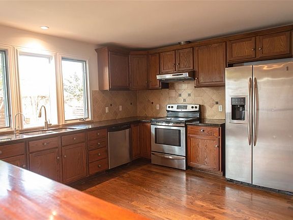 4th image of 5041 Ashlock Dr