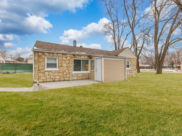 8554 S 79th Ct, Justice, IL 60458