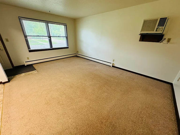 429 N Gilbert St — Photo 34
