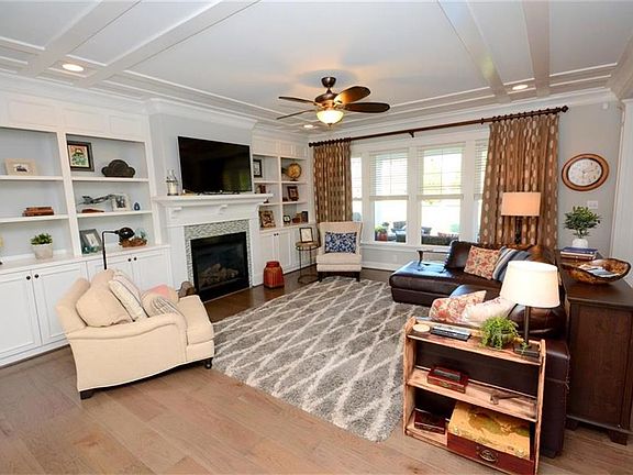 3rd image of 3745 Willow Glenn Cir