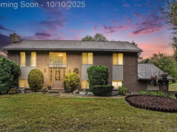 2933 Bullard Rd, Hartland, MI 48353